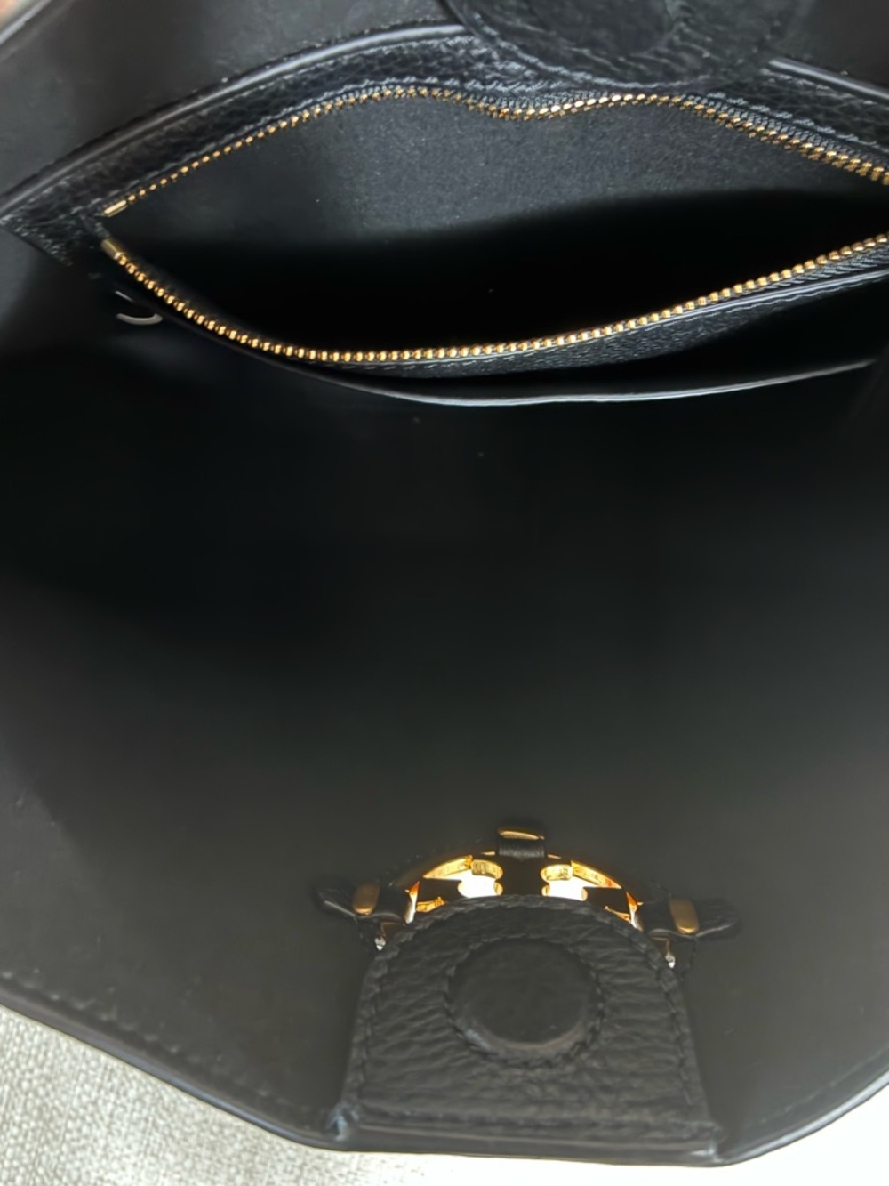 Tory Burch EUC Miller Black and Gold Shoulder Bag with Structured Design - Picture 11 of 15